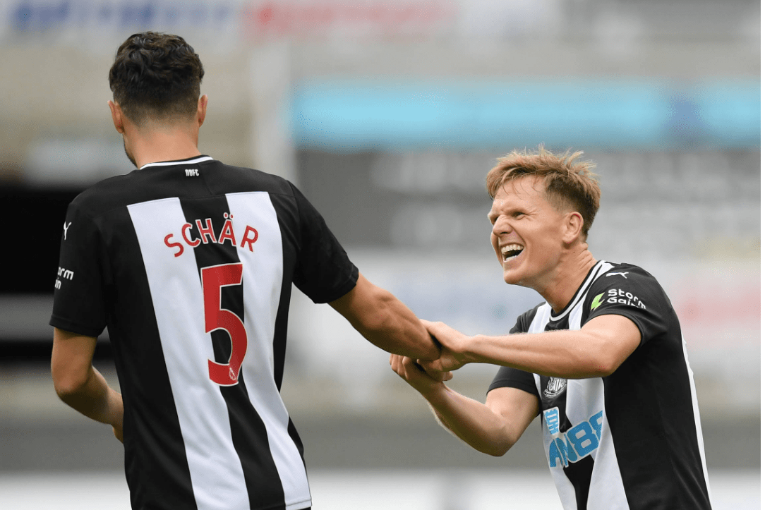 纽卡斯尔客场战胜埃弗顿，取得胜利