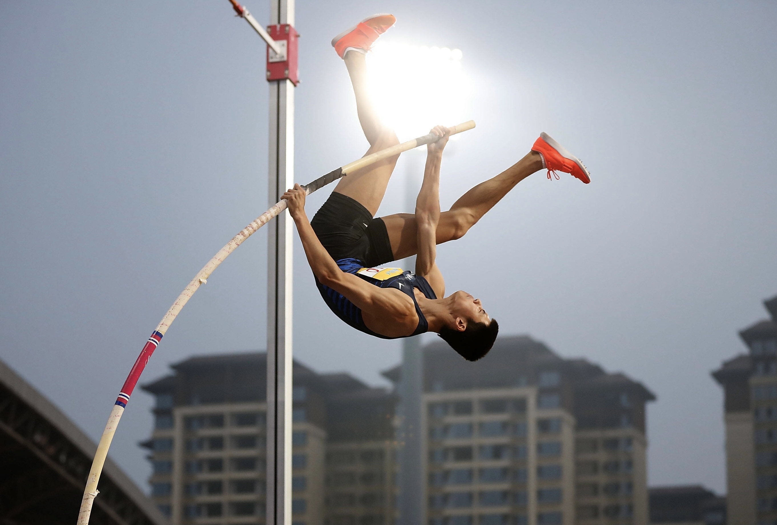 开云体育入口-镜头前的运动员，全神贯注追求自我突破