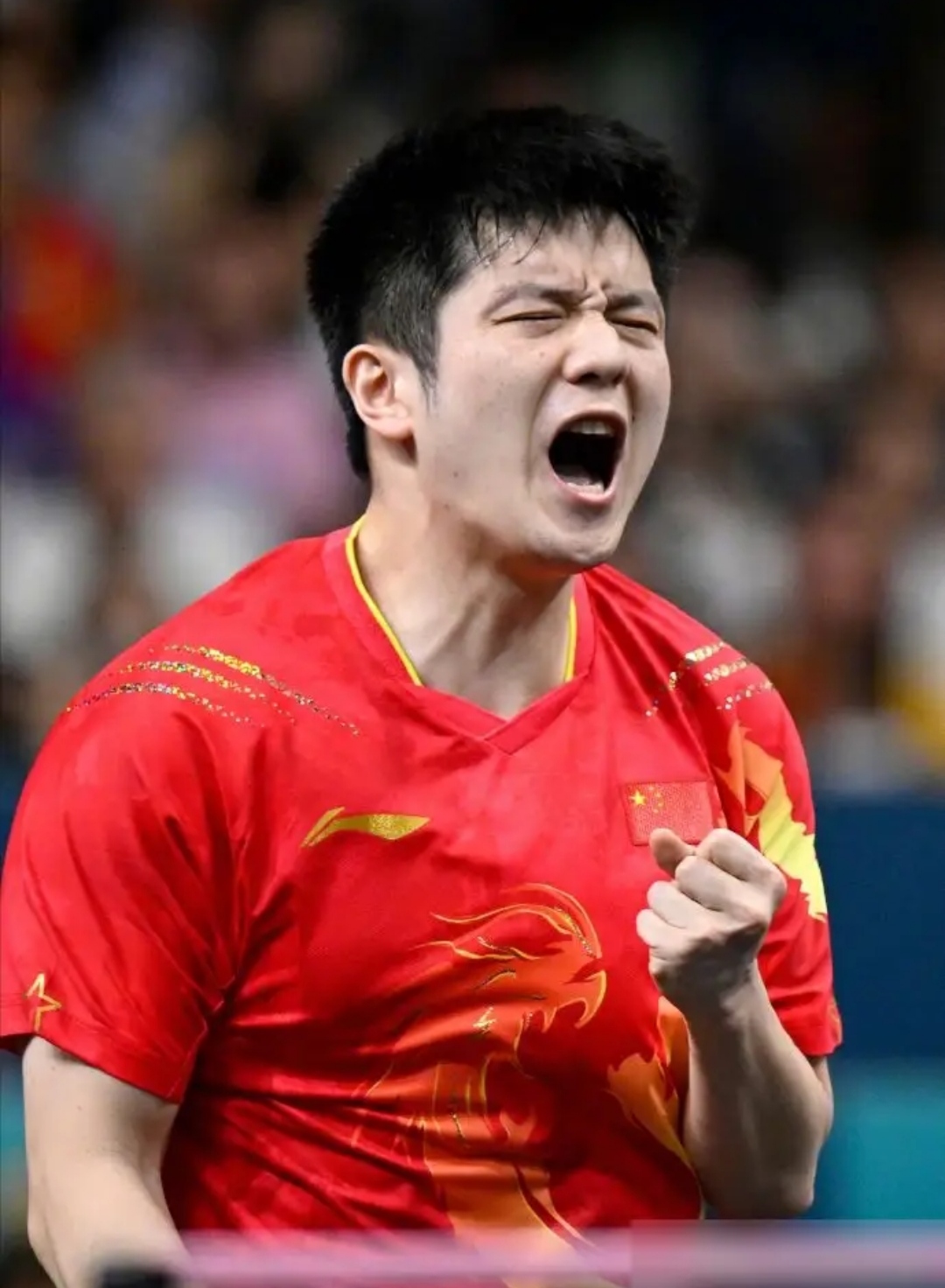 镜头前的运动员，全神贯注追求自我突破