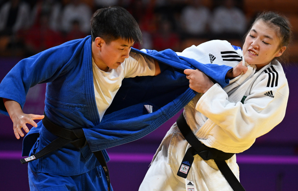 开云平台-美国选手在柔道比赛中获得铜牌
