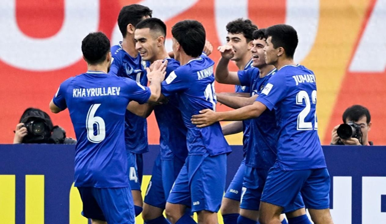 开云APP-包含赛事紧张激烈，球员协作默契助力势不可挡的词条