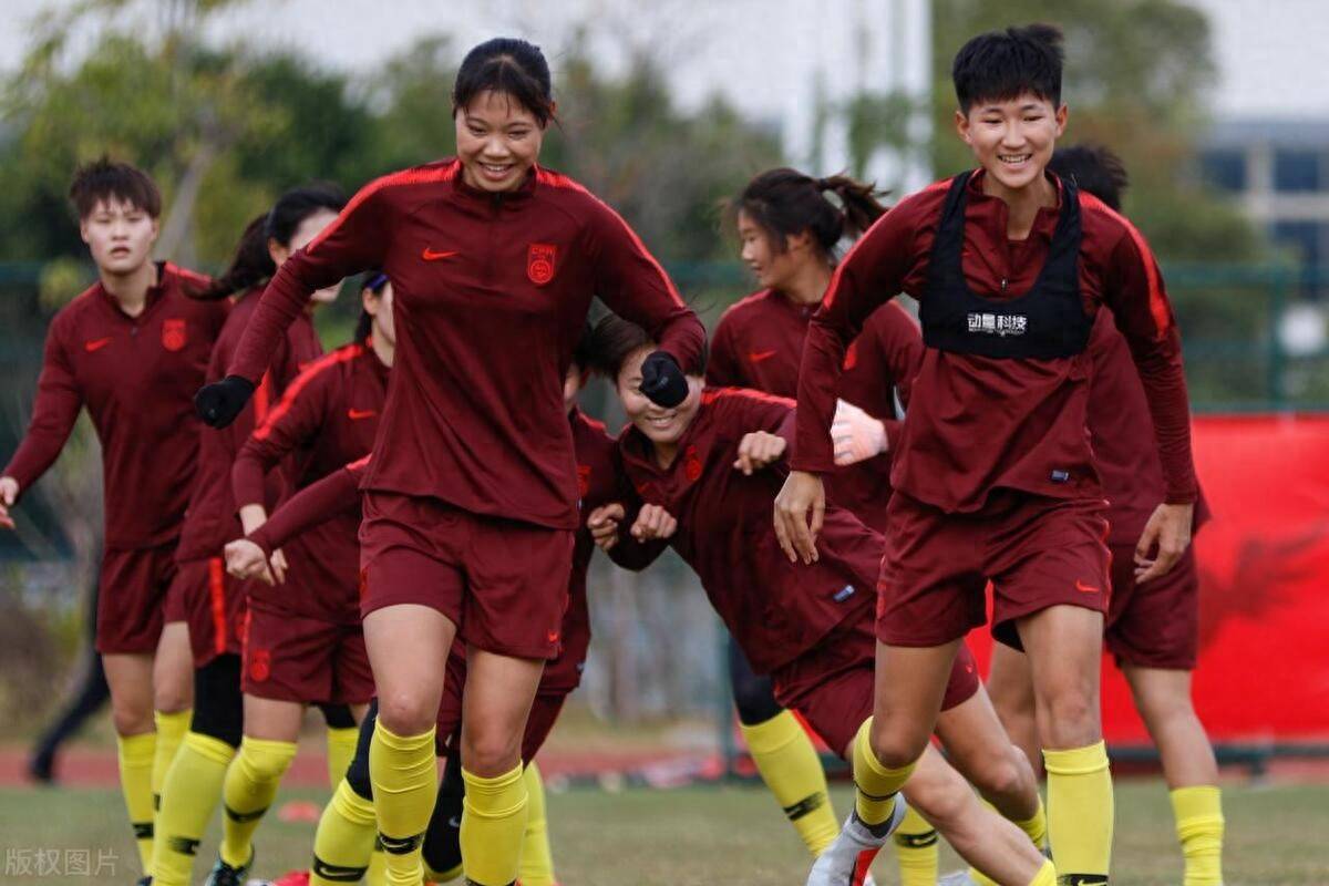 包含体育圈热议:中国女足冲击下个里约奥运会的词条