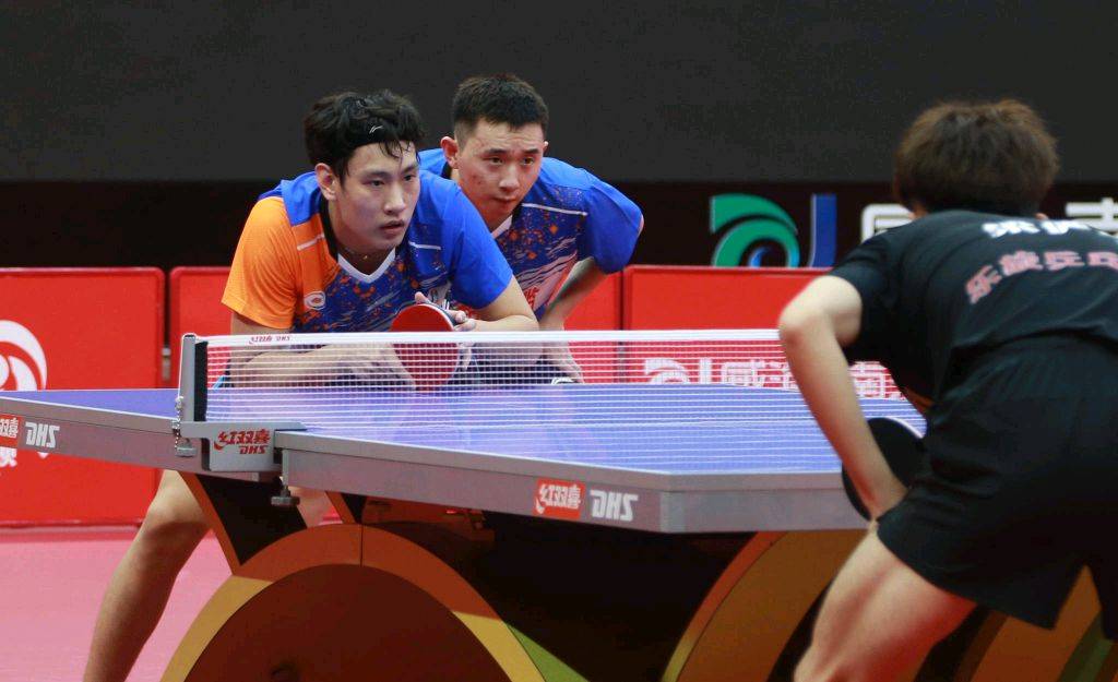 瑞士运动员突破噩运，横扫对手夺得胜利