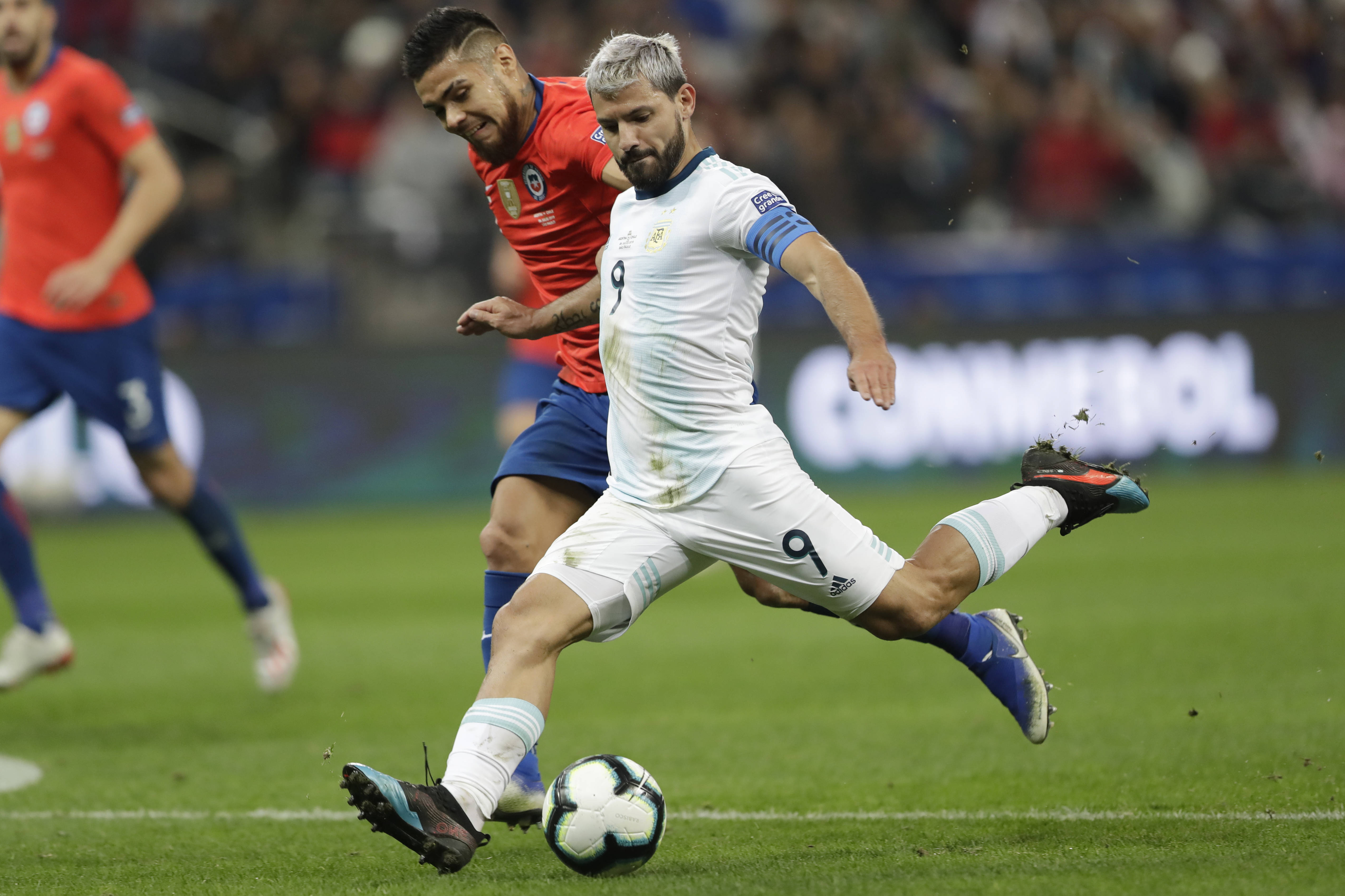 哥伦比亚女足球员聚焦目标，向胜利迈进的简单介绍