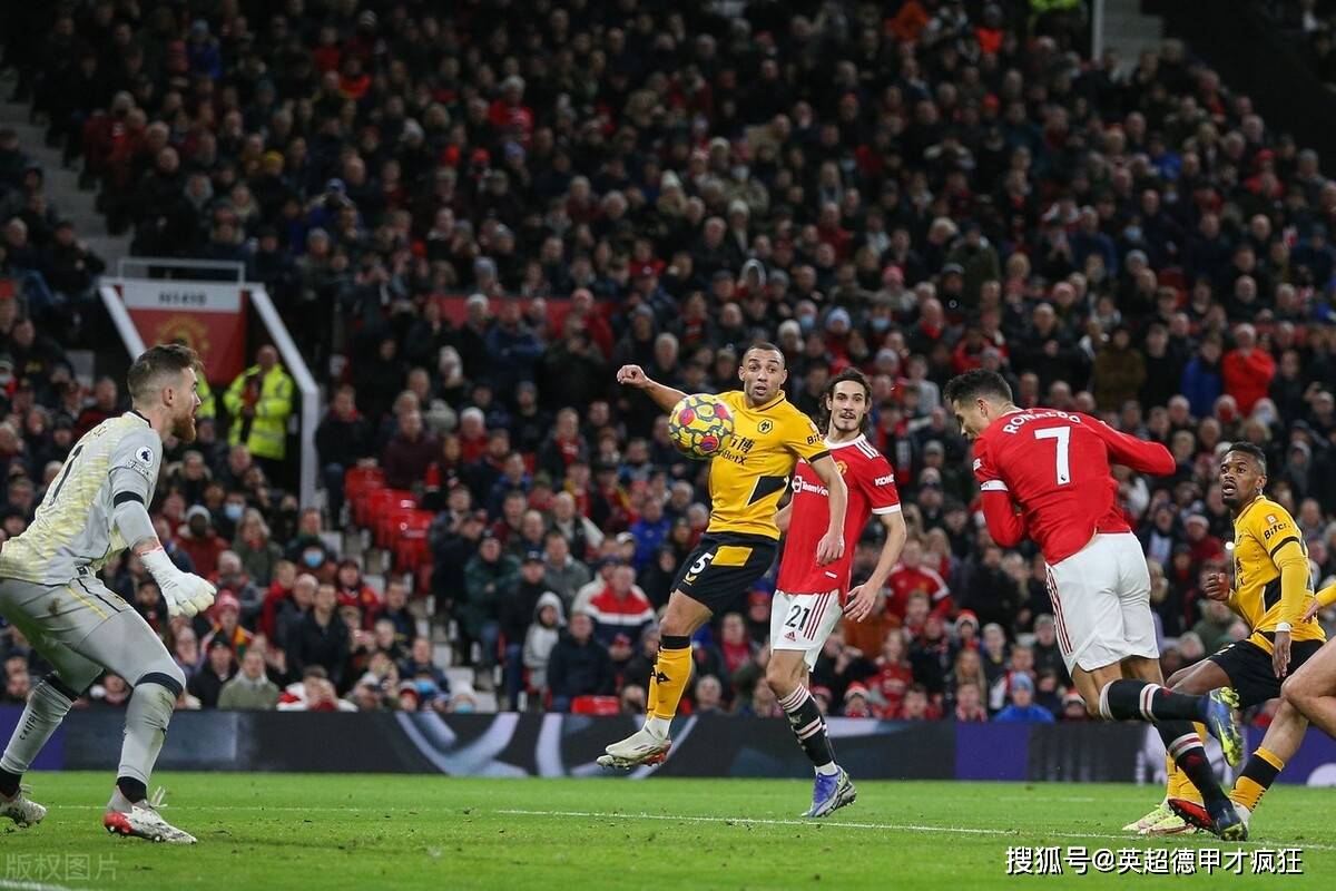 开云平台-狼队客场遭遇失利，难以涅槃重生