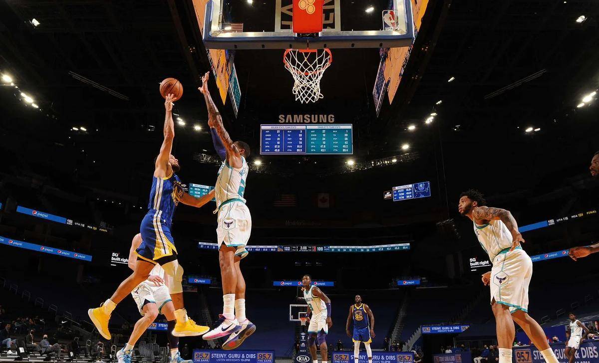 NBA常规赛最后一轮争夺激烈