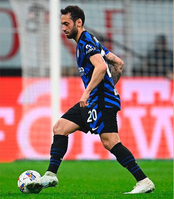 米兰德比再掀激情，意甲豪门对决再现