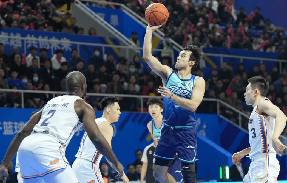 江苏队在激动人心的比赛中获得了胜利