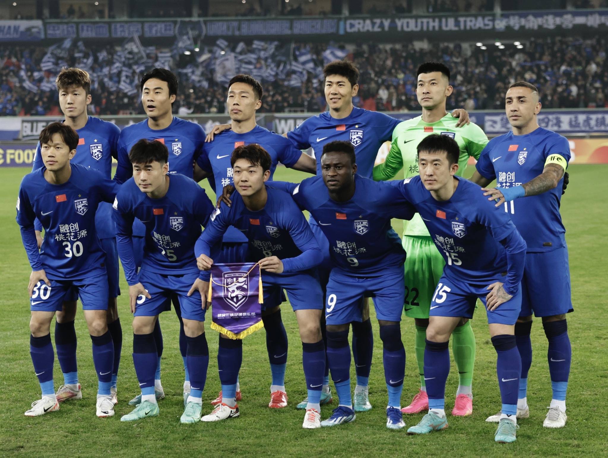 上海绿地申花主场轻取对手，领跑中超