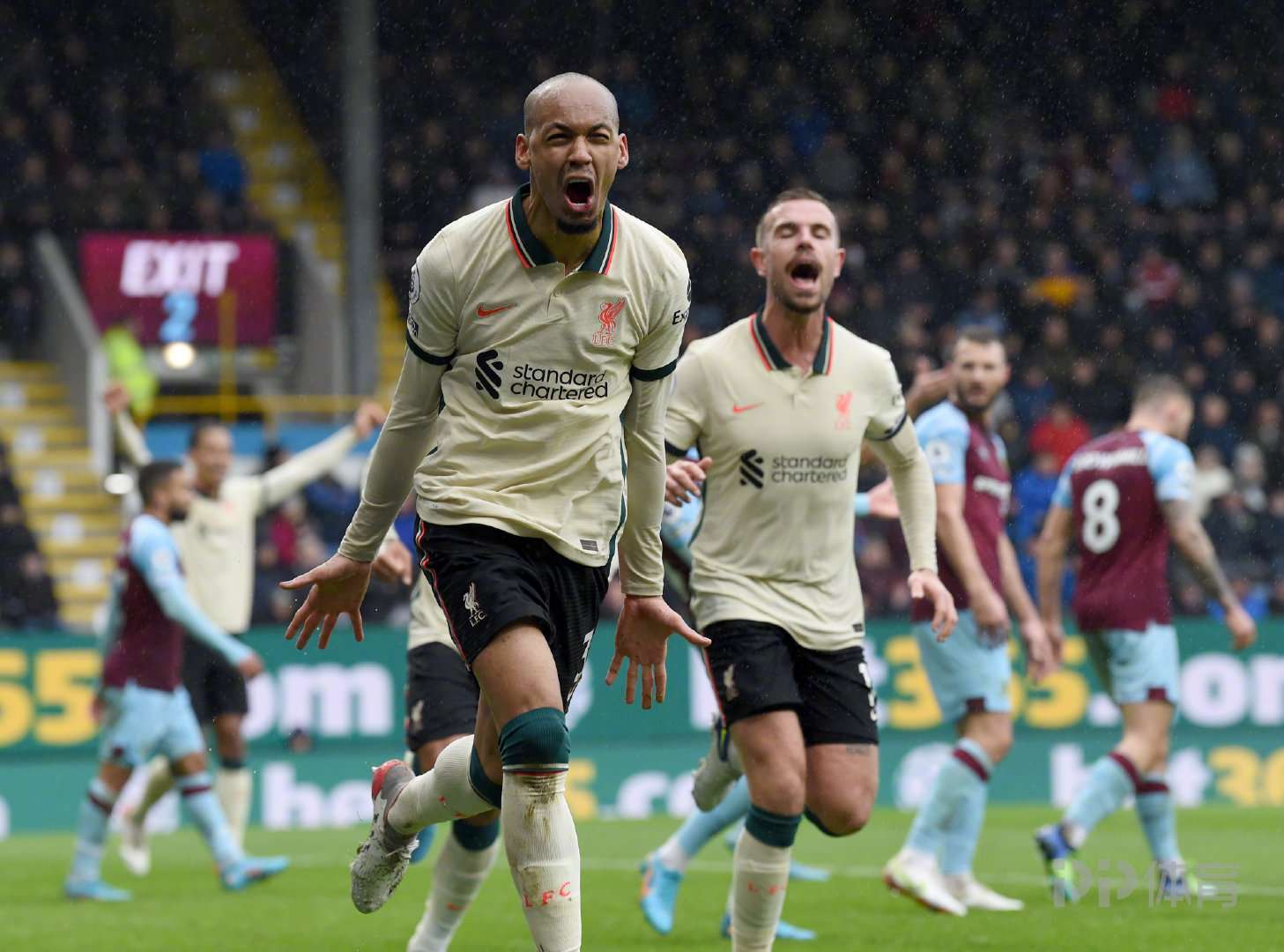 伯恩利客场战平沃特福德，降级阴影再度笼罩