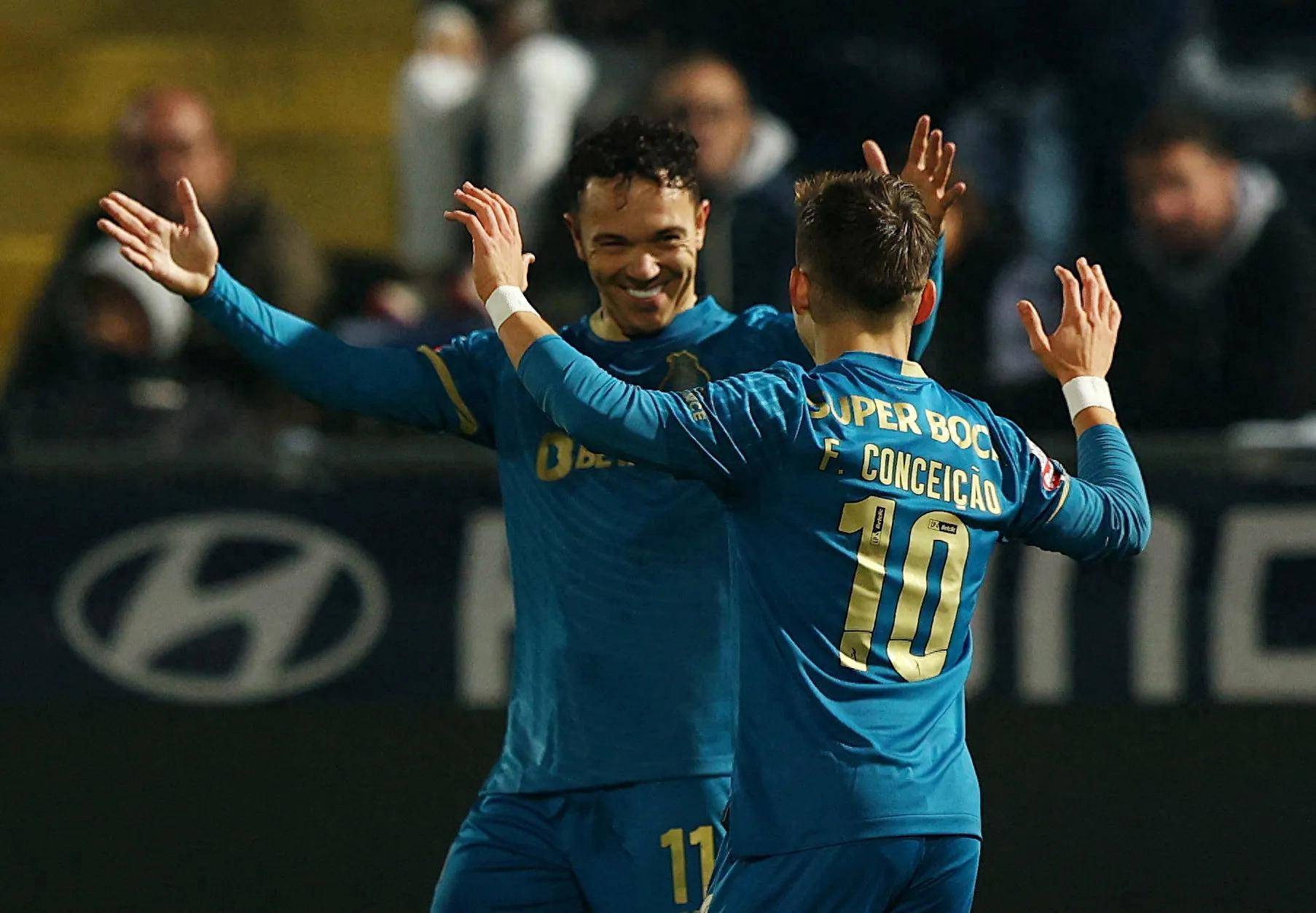 热那亚客场惨败佛罗伦萨，降级前景黯淡