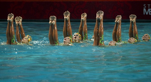 乌克兰选手在游泳比赛中夺魁