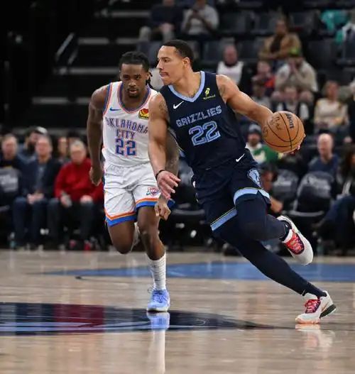 灰熊战胜国王，莫兰特砍下分锁定胜局