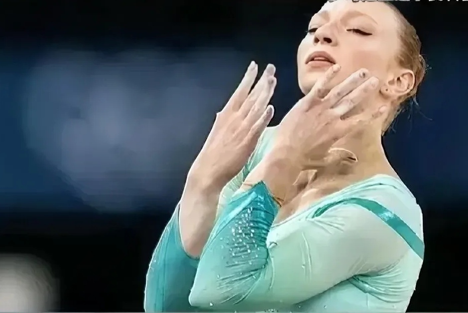 开云体育下载-罗马尼亚选手实力脱颖而出获得季军