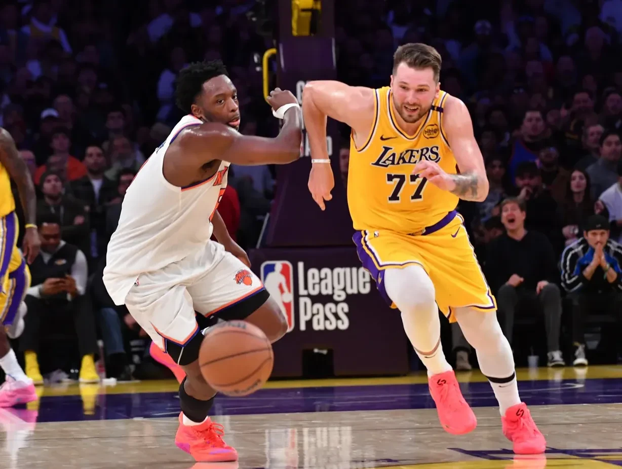 开云体育app-赛场一幕！凯尔特人战湖人，马库斯凯里分