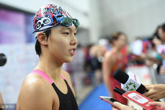 泰国游泳选手勇夺冠军，实力超群