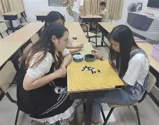 包含阿贾克斯全华班出击场上风云变幻的词条