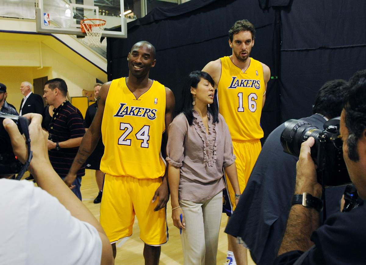 包含汉堡队长受伤休战，暂时缺席场上争夺的词条