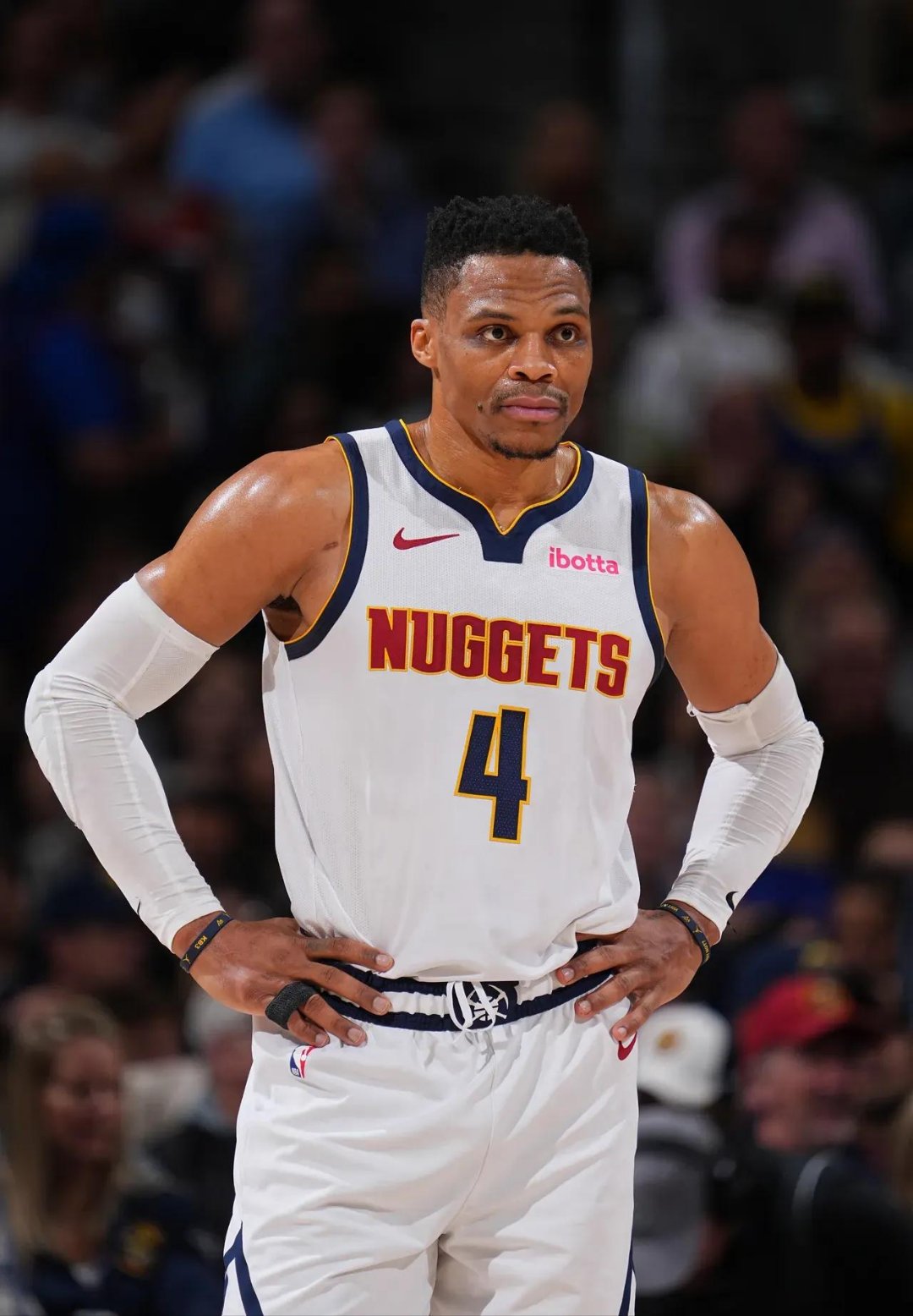 关于太阳大胜奇才，布克砍分再度高效率的信息