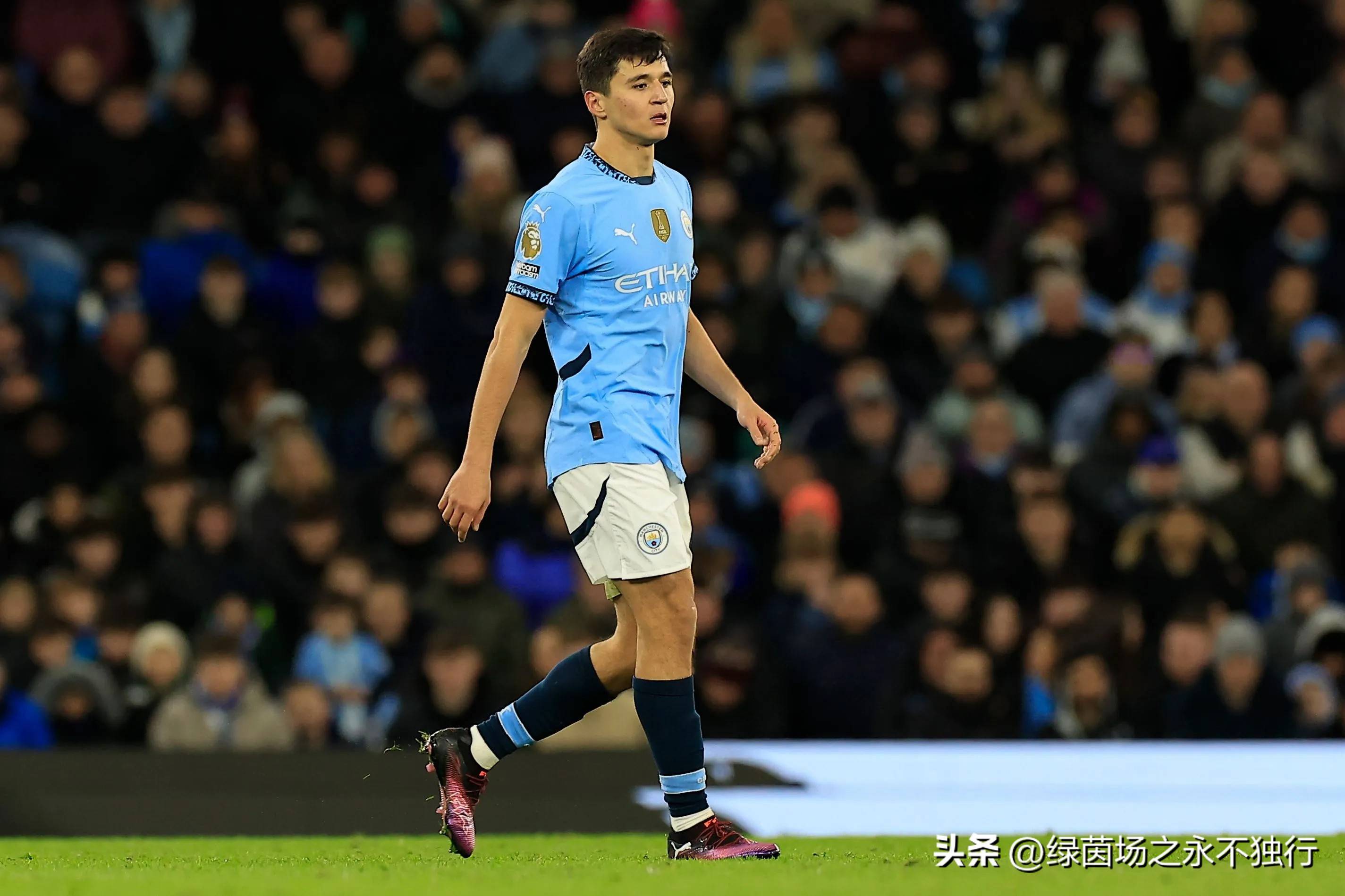 开云体育-重返绿茵场！退役球员宣布复出