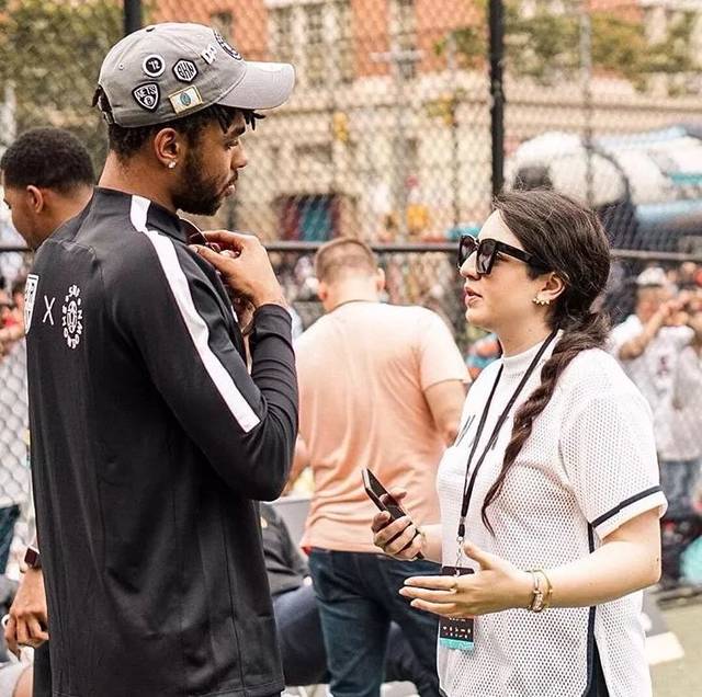 勒夫特球员举办慈善慈善足球比赛