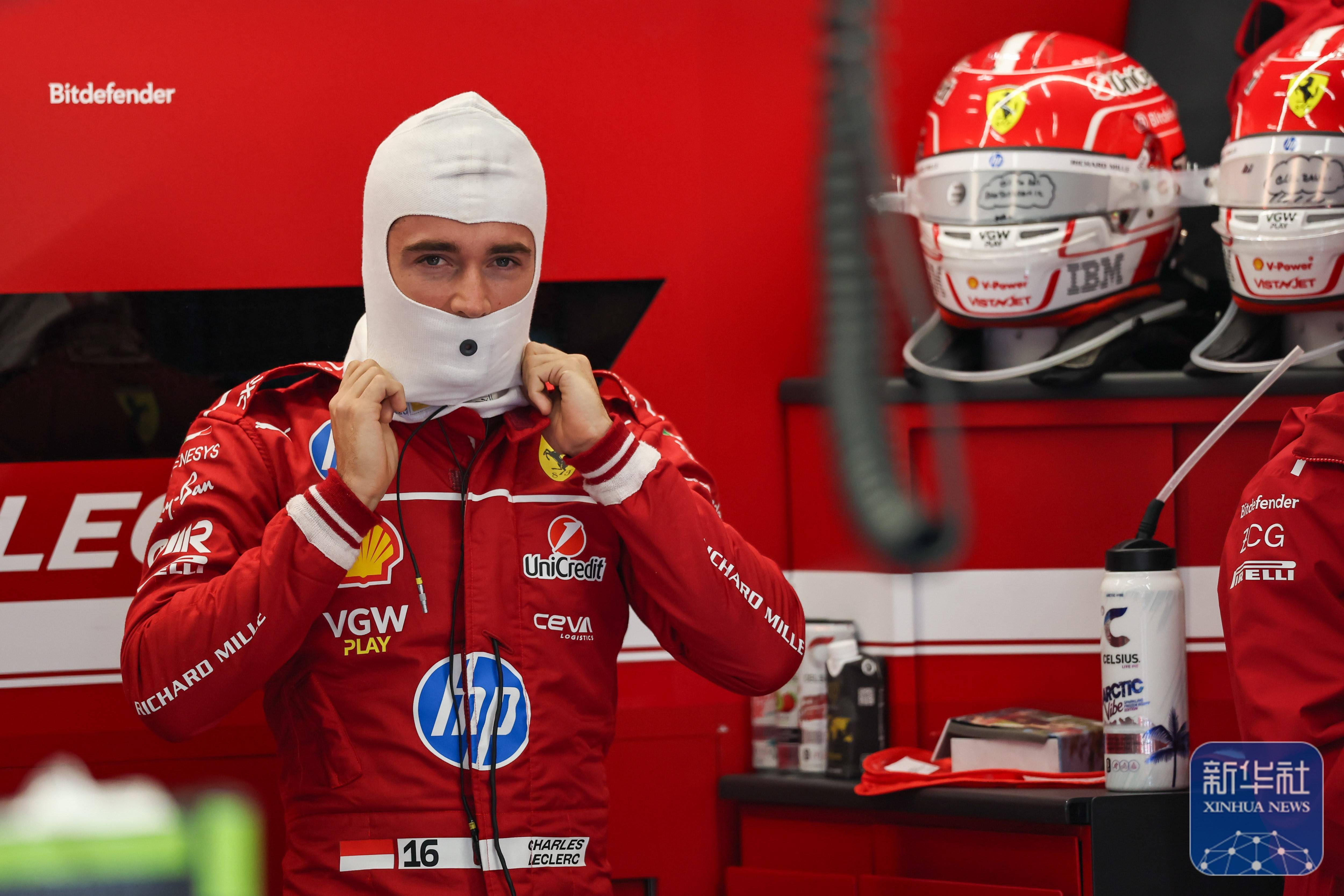 关于梅赛德斯轻取迈凯伦，勒克莱尔刷新纪录的信息